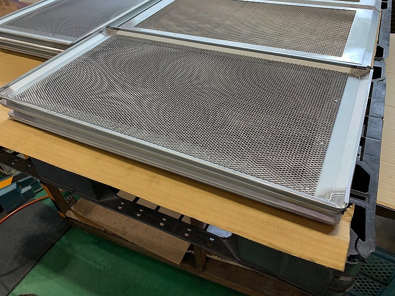 空気清浄機フィルター 精密板金加工品