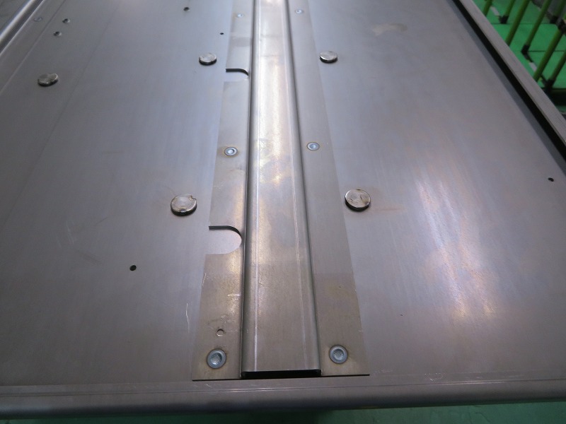 実験用冷凍庫用 精密板金加工ベース