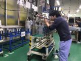 専門の組立担当員