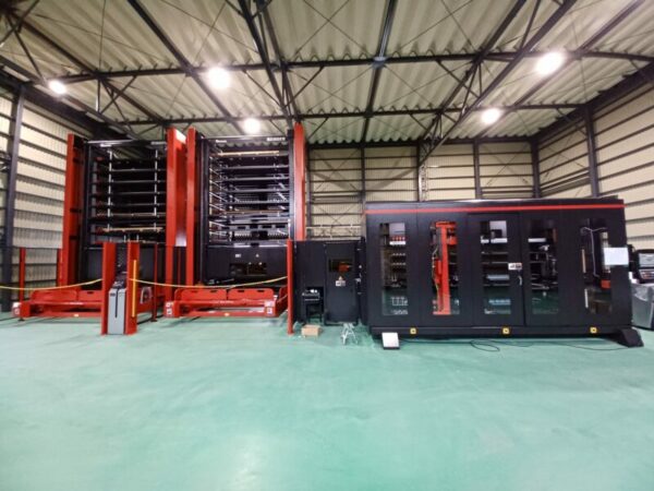 高品位・高速の板金加工を実現するファイバーレーザー複合機