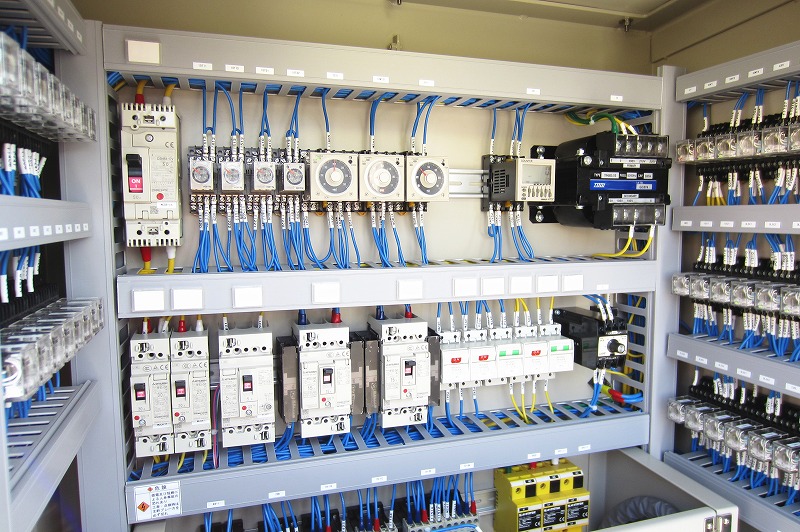 2000×2000mm までの高電圧・大型 配電盤　電気組付に対応